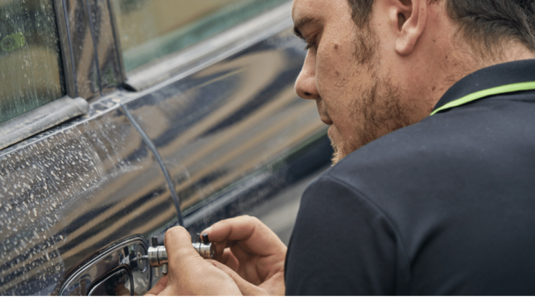 How much does it cost to unlock a locked car in Calgary